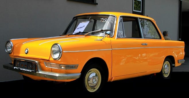 BMW 700