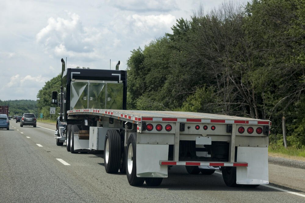 a-complete-guide-flatbed-shipping.jpg