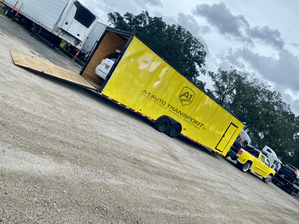 Enclosed SUV Transport from Sarasota, FL to Boulder, CO