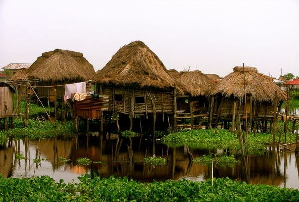 How Is the Cost of Shipping a Car to Benin from the USA Determined?