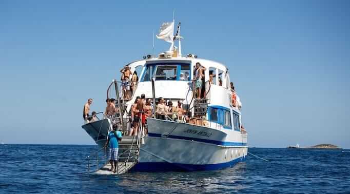 Learn About Boat Transport by Sea before Booking with Professionals