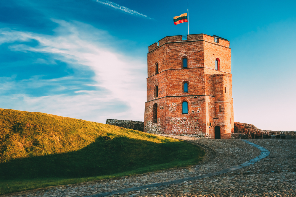 Hire Professionals to Ship a Car to Lithuania Safely