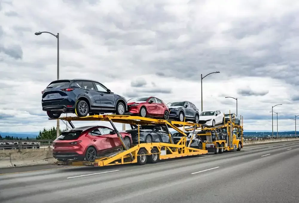 transporting vehicles on two levels semi-trailer