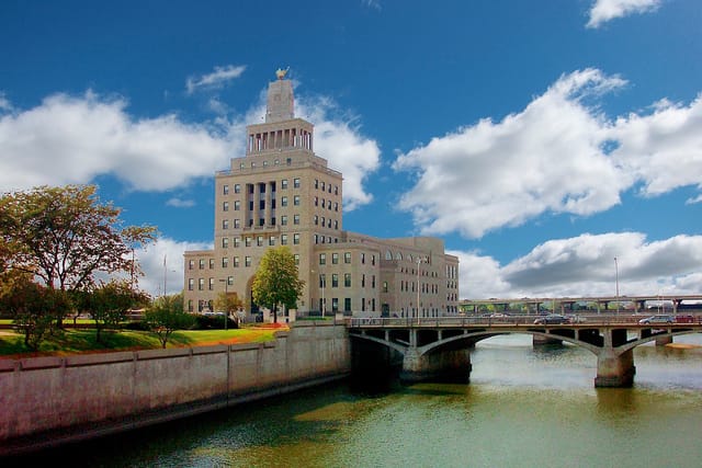 Cedar Rapids Motorcycle Shipping