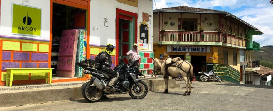 What It Takes to Find a Reputable Shipping Company to Import Your Car in Colombia