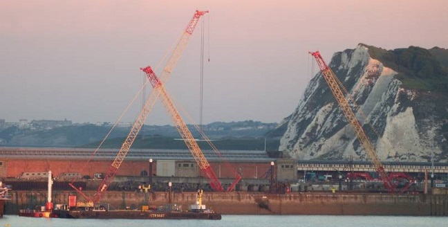 What Is Lift On Lift Off Boat Shipping?