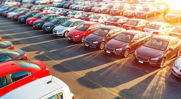How Much Is It to Transport a Vehicle from a Dealer?