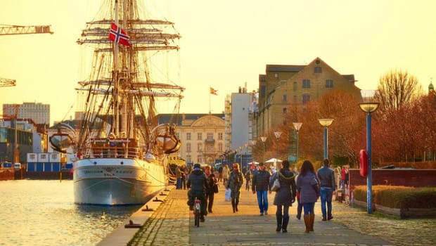 What Services Should I Use to Safely Ship My Car to Denmark?