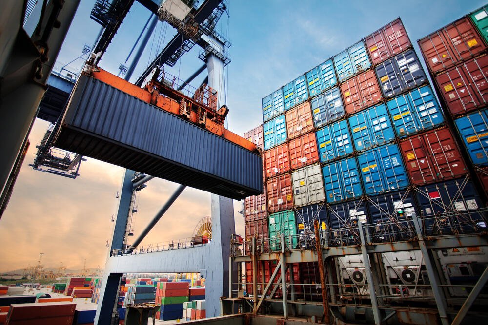 differences-between-freight-forwarders-and-customs-brokers.jpg