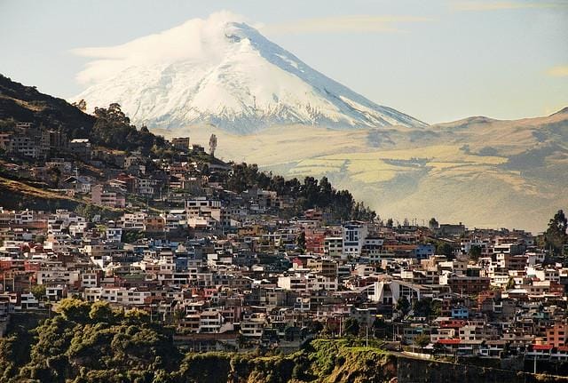 Why Shipping Your Car to Ecuador through a Qualified Transporter Is the Only Way