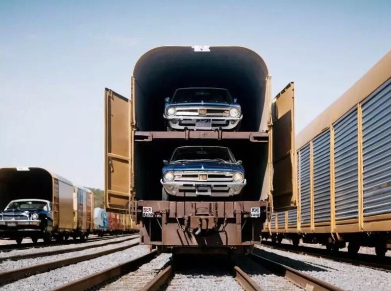 enclosed-transport-train.jpg