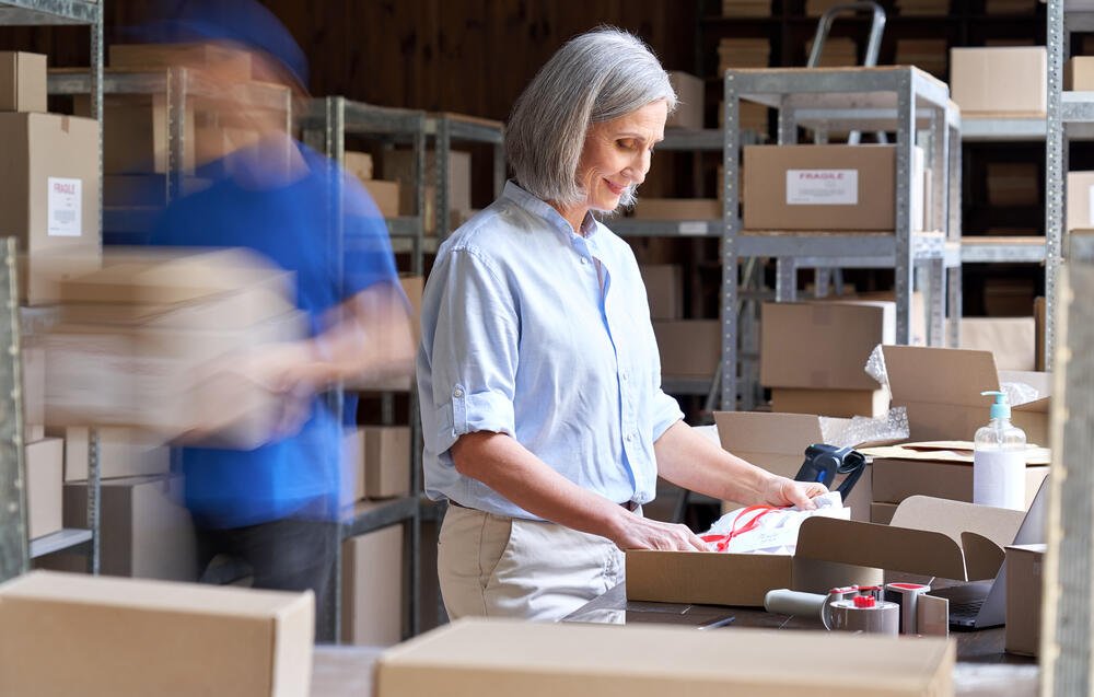 fulfillment-center-vs-warehouse-similarities-and-differences.jpg