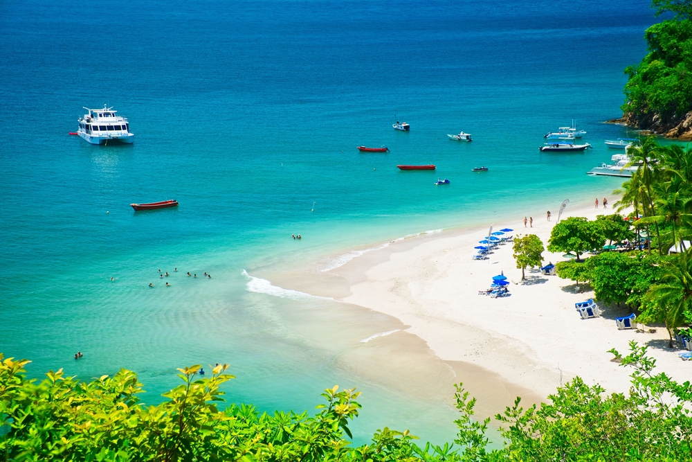 Find a Transport Company with International Shipping Services to Get Your Car from Los Angeles to Costa Rica