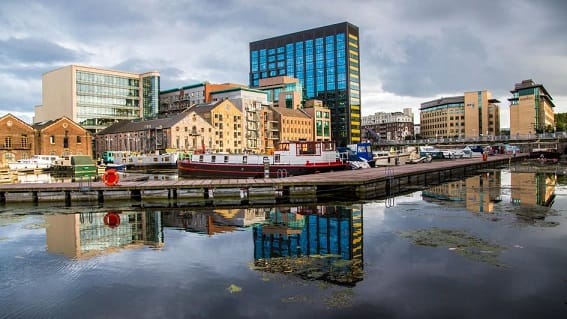 Ship a Car to Ireland with Qualified Overseas Shipping Services