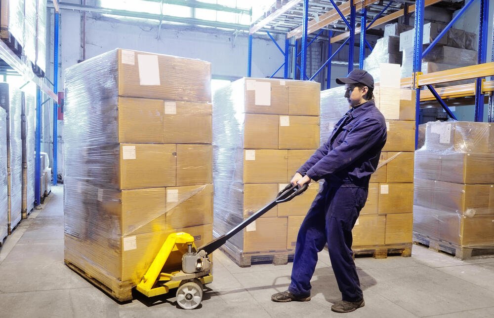 loading-unloading-vehicles-safely.jpg