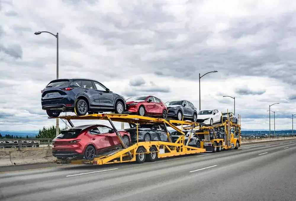 transporting vehicles on two levels semi-trailer