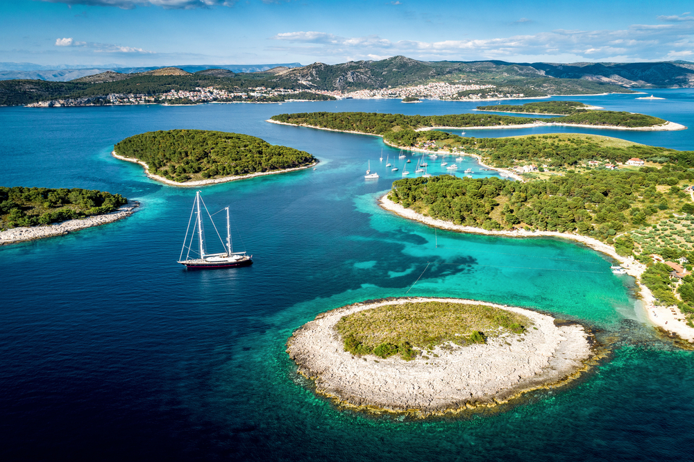 Transport a Car to Croatia through Reliable Shipping Services