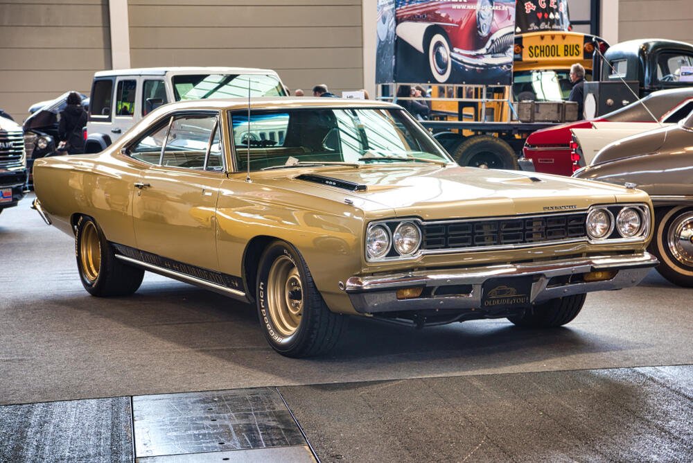 Chevrolet Chevelle Versus Plymouth Roadrunner