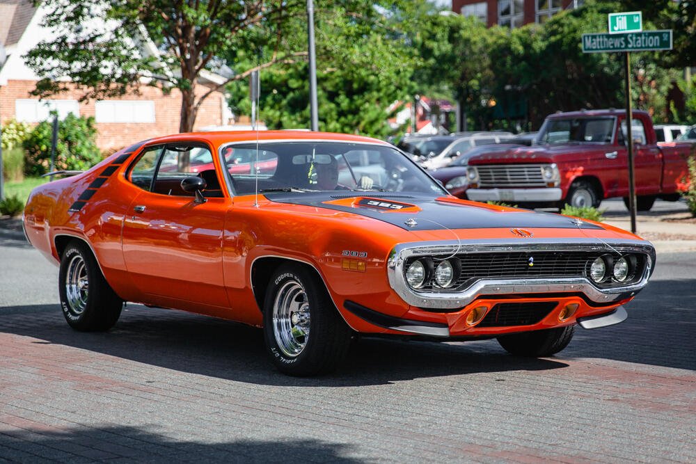 Chevrolet Chevelle Versus Plymouth Roadrunner