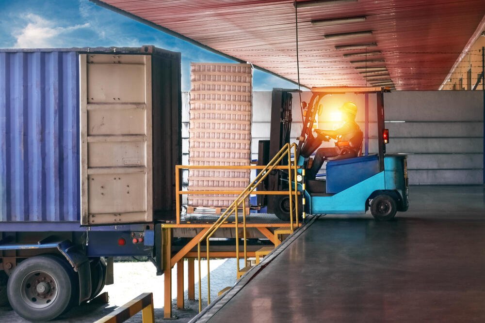 safety-tips-for-loading-and-unloading-cargo-02.jpg