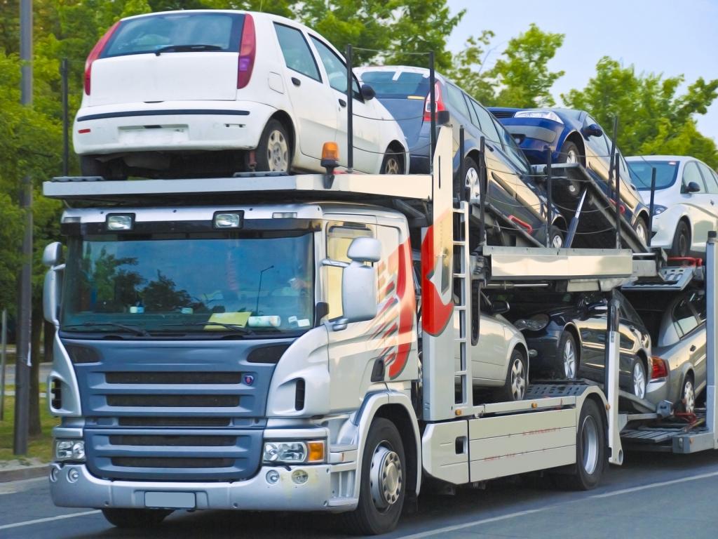 The Difference Between Auto Transport Brokers & Carriers