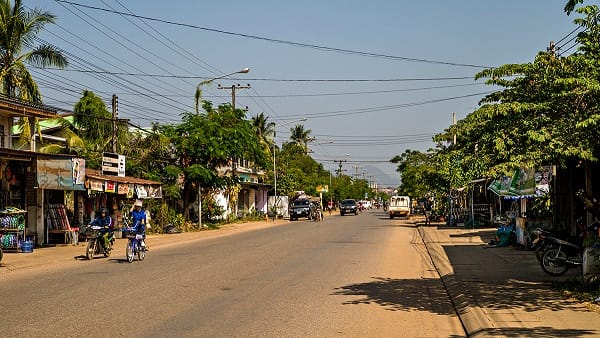 Ship Car To Thakhek
