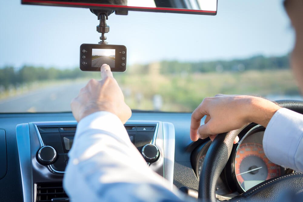 The Pros and Cons of Dashcams